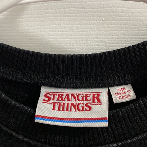 Stranger Things sweatshirt - Picture 2 of 5